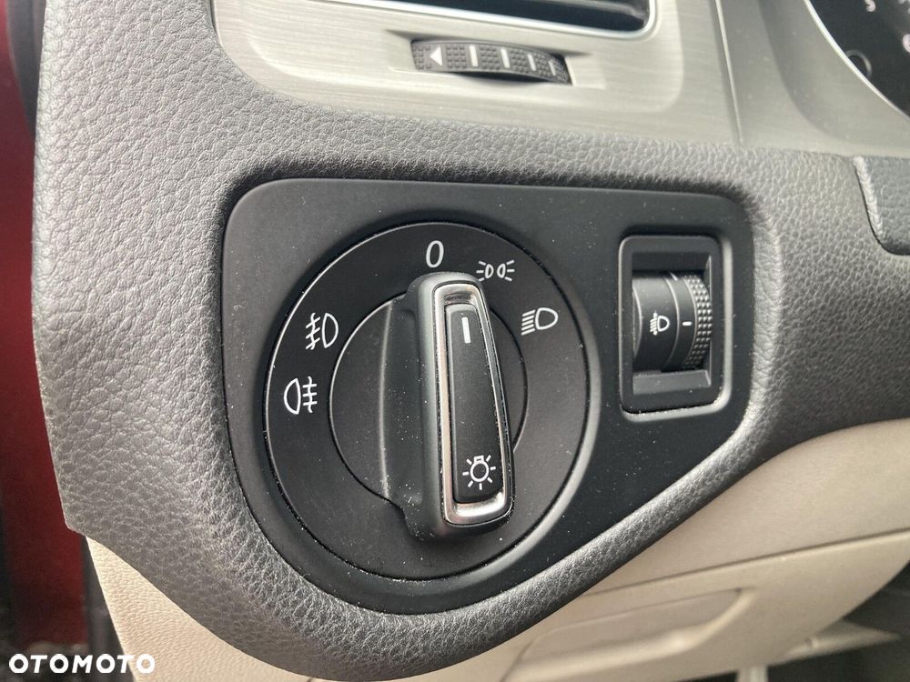 Volkswagen Golf 1.2 TSI BMT Comfortline - 23