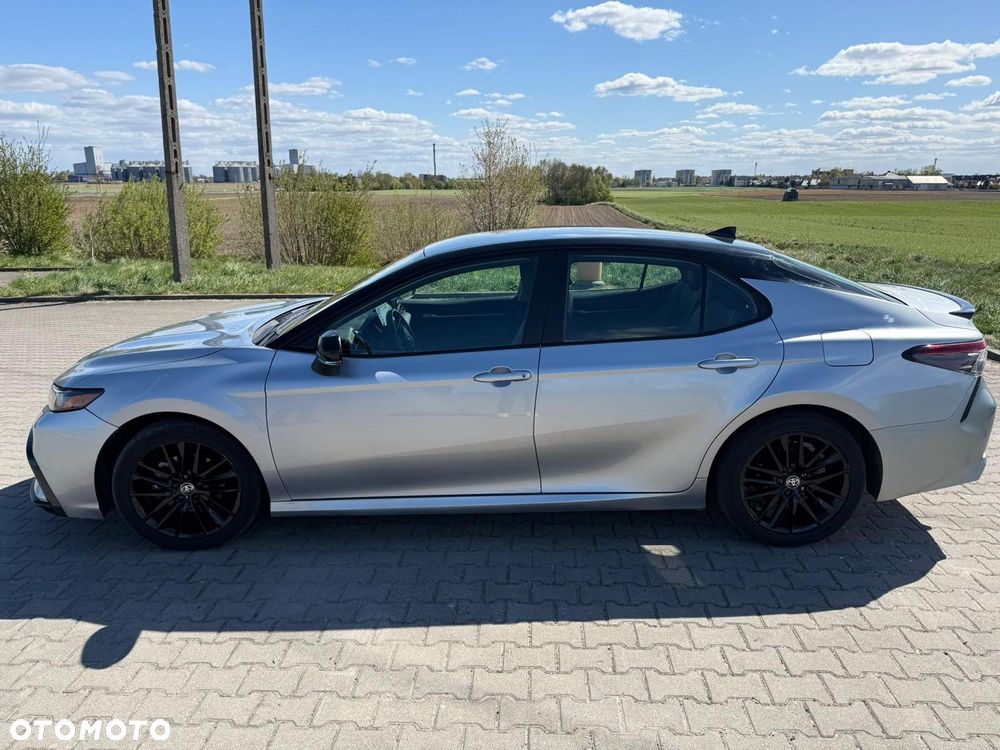 Toyota Camry - 1