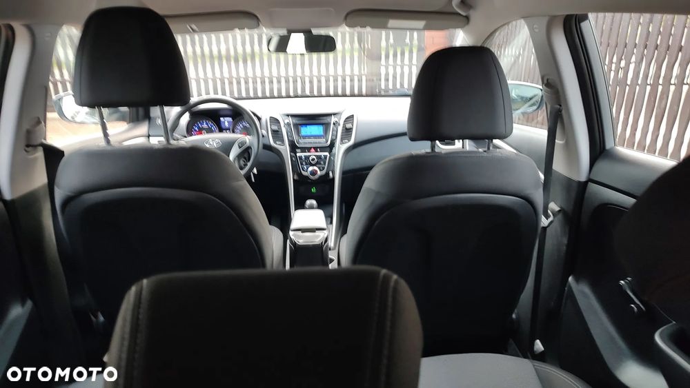 Hyundai i30 1.6 Classic + - 12