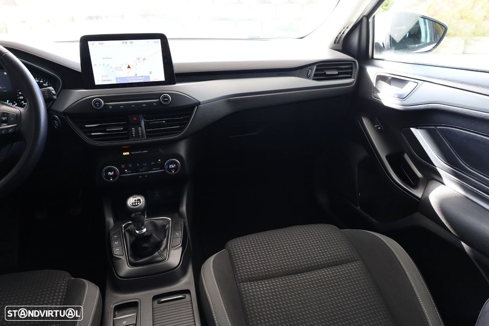 Ford Focus 1.0 EcoBoost MHEV Connected - 17