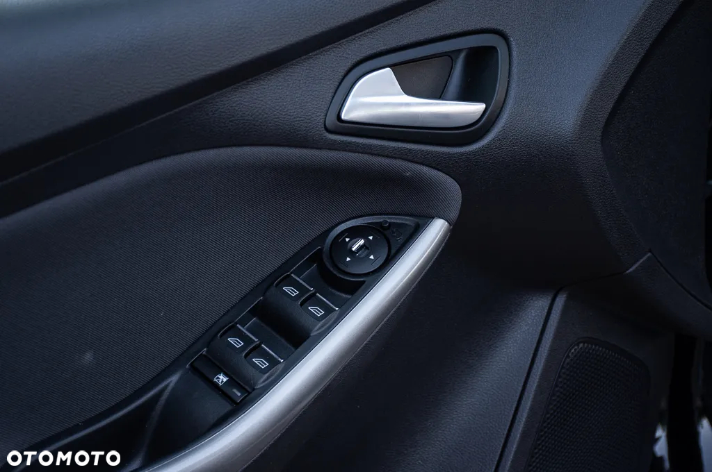 Ford Focus 1.0 EcoBoost Hybrid ACTIVE - 40