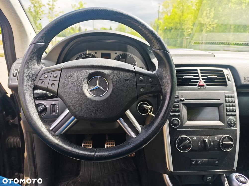 Mercedes-Benz Klasa B 200 CDI Special Edition - 23