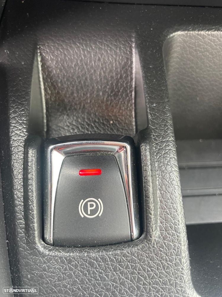 Nissan Qashqai 1.5 dCi N-Connecta 18 - 16