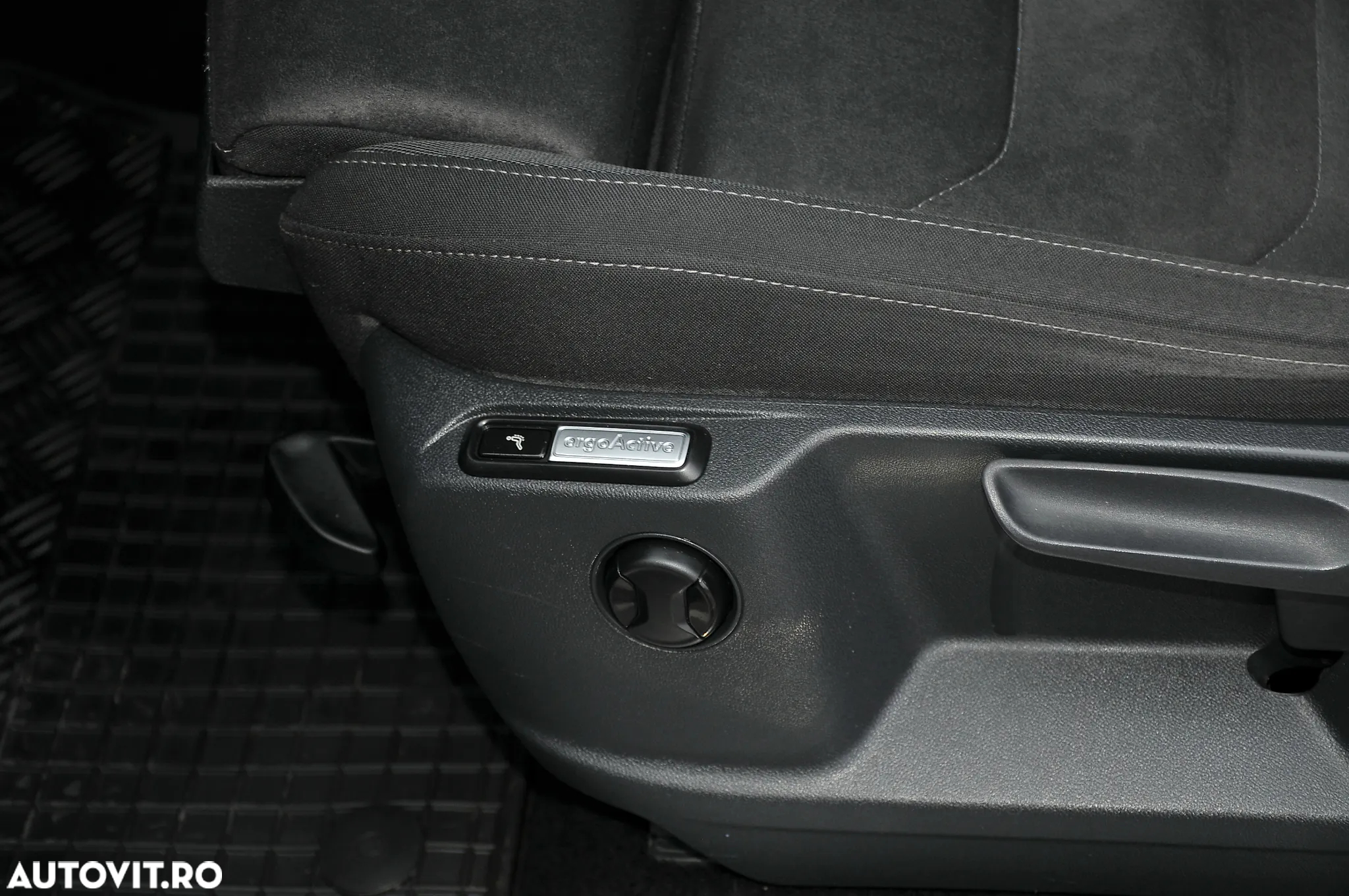 Volkswagen Tiguan 2.0 TDI SCR 4MOTION DSG Life - 26