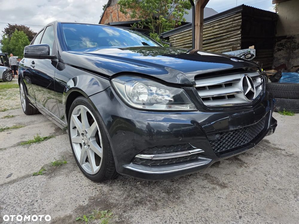 Mercedes-Benz Klasa C 180 (BlueEFFICIENCY) Avantgarde - 17