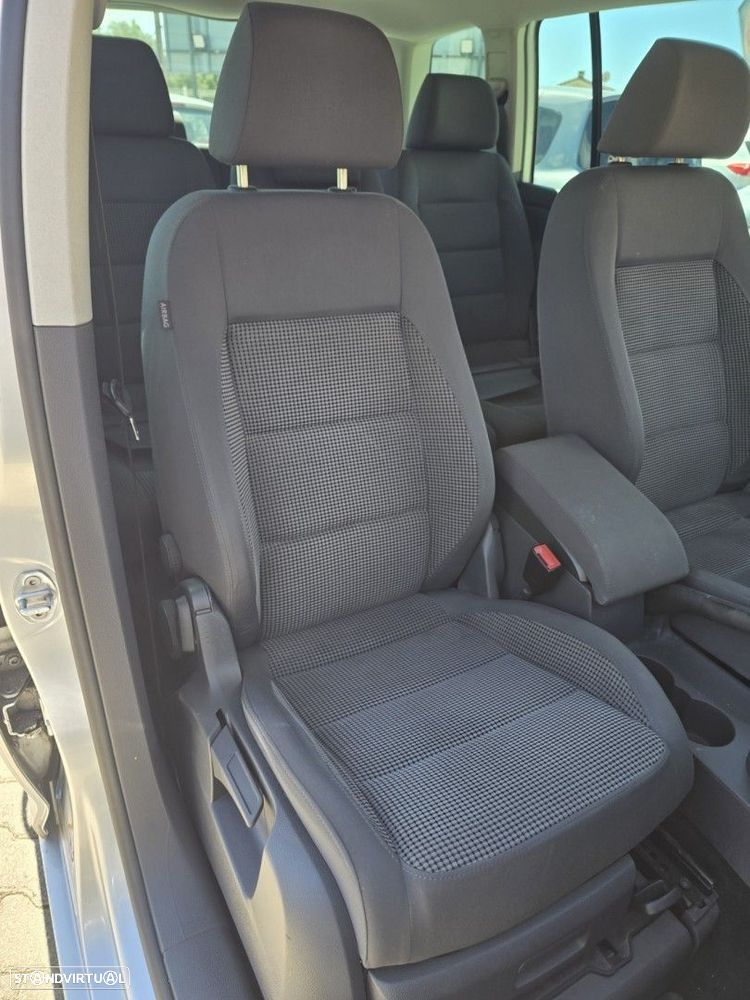 VW Touran 2.0 TDI Blue.Highline 7L - 12