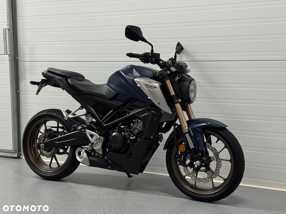 Honda CB - 1