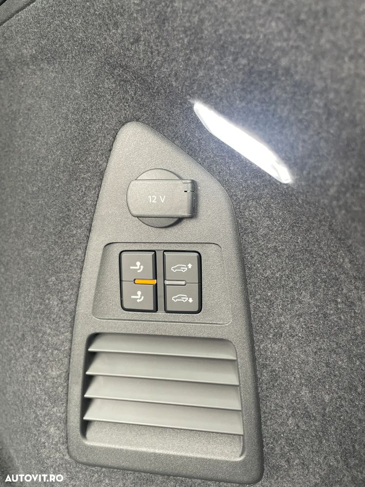 Volkswagen Touareg V6 TDI 4MOTION Elegance - 28