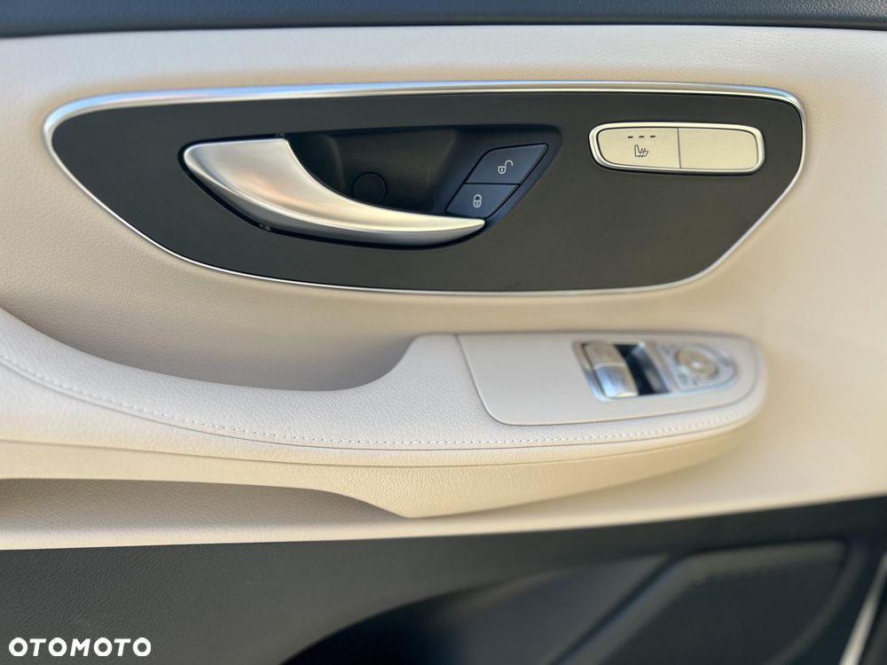 Mercedes-Benz Klasa V - 15