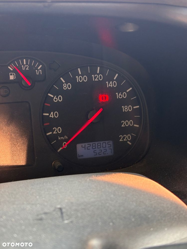 Volkswagen Transporter - 4