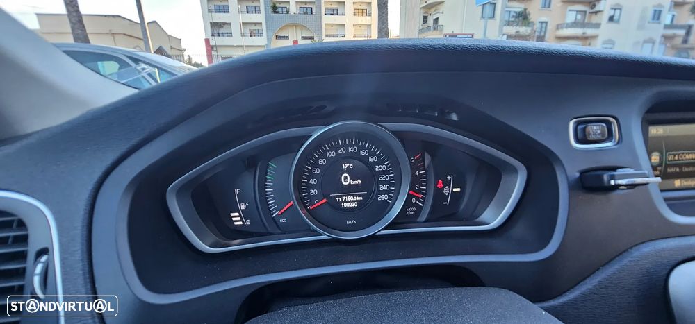 Volvo V40 2.0 D2 Momentum - 16