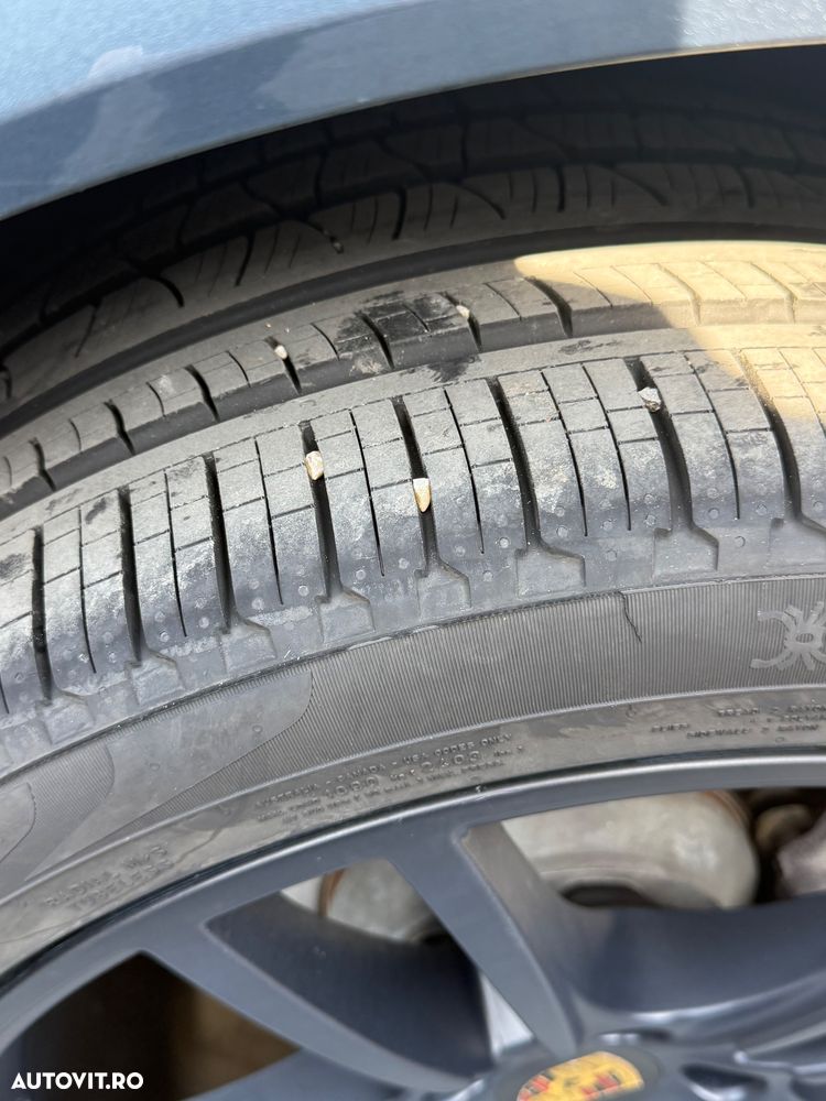 Porsche Cayenne Standard - 40