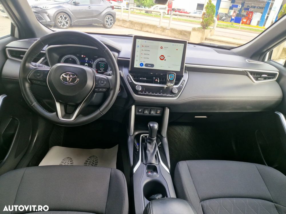 Toyota Corolla Cross - 12