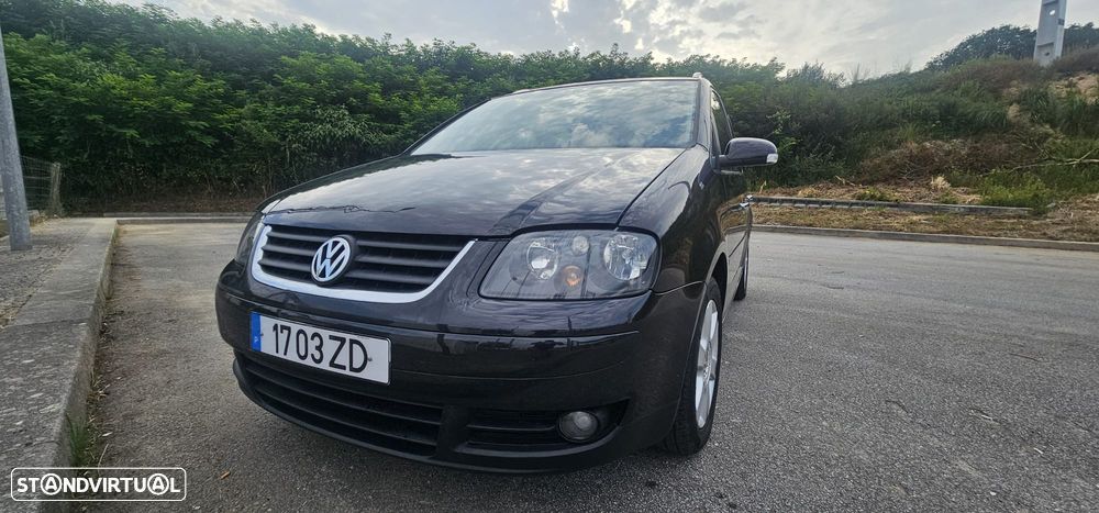 VW Touran 2.0 TDI Highline 7L - 1