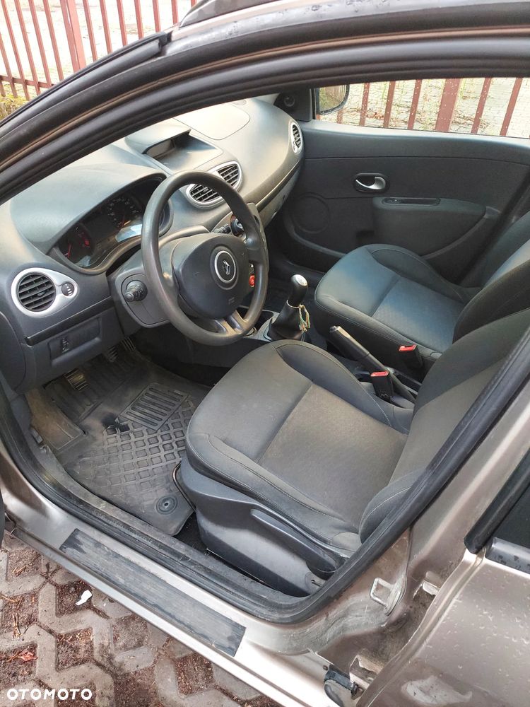 Renault Clio 1.5 dCi Extreme - 5