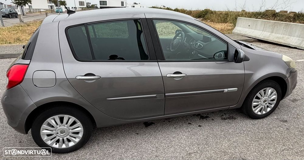 Renault Clio 1.2 16V Confort - 3