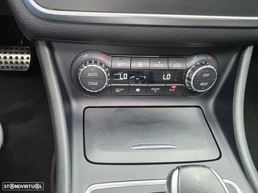 Mercedes-Benz CLA 45 AMG 4Matic 7G-DCT - 19