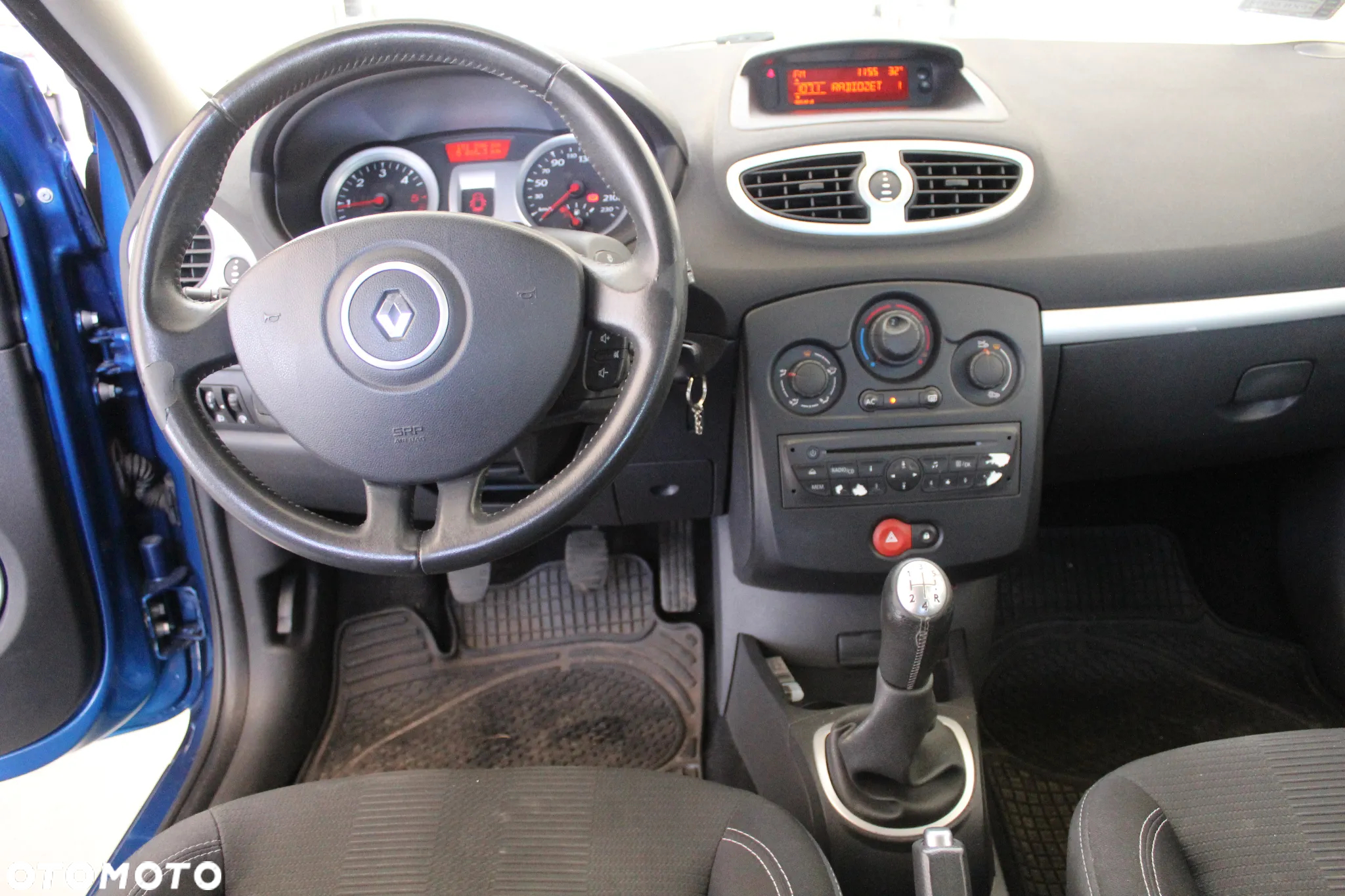 Renault Clio - 17