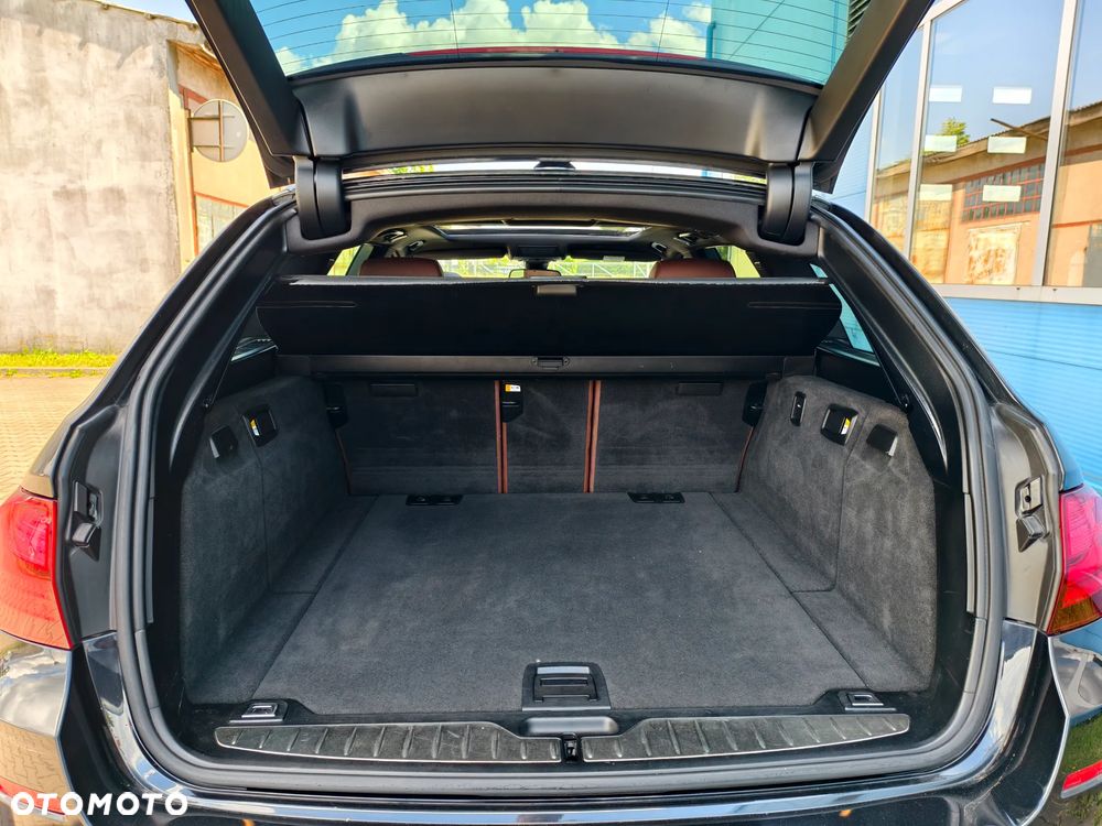 BMW Seria 5 525d Sport-Aut Luxury Line - 17