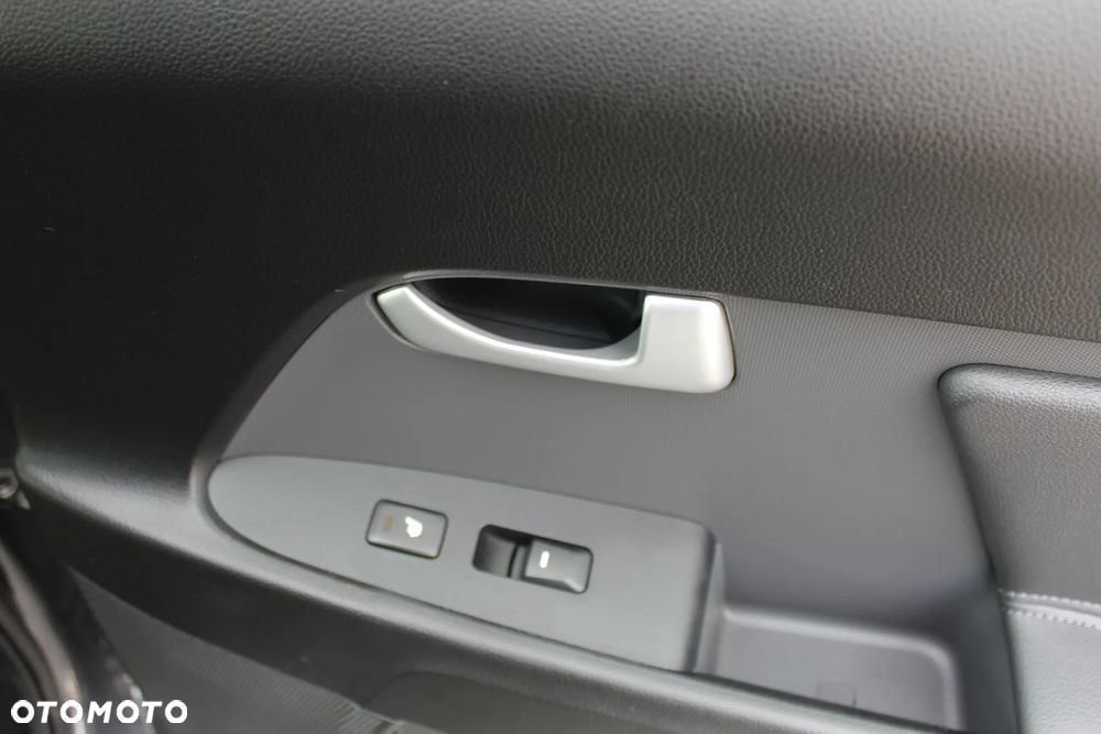 Kia Sportage 1.7 CRDI 2WD ISG Dream-Team Edition - 19