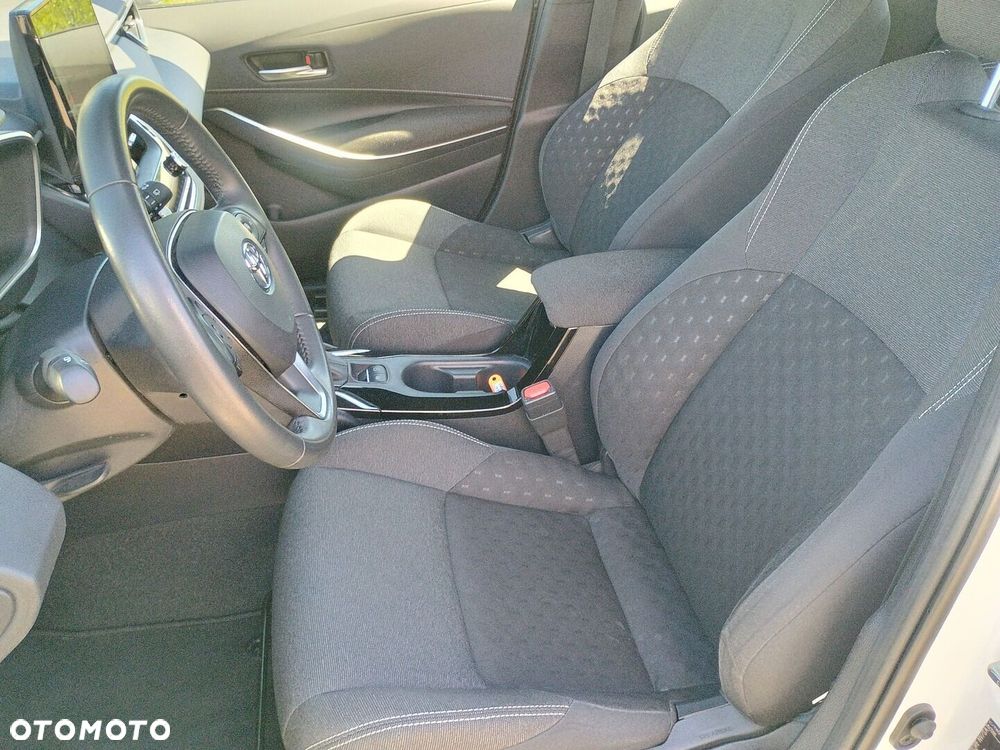 Toyota Corolla 1.8 Hybrid Comfort - 17