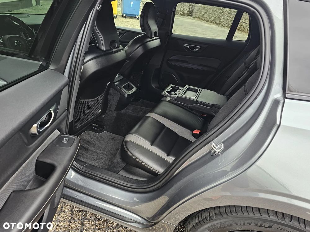 Volvo V60 D3 Geartronic R-Design - 26