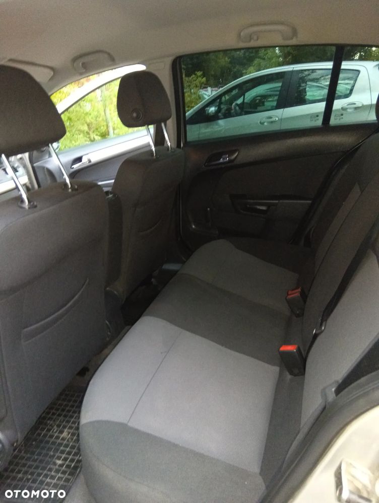 Opel Astra 1.6 111 EasyTronic - 10