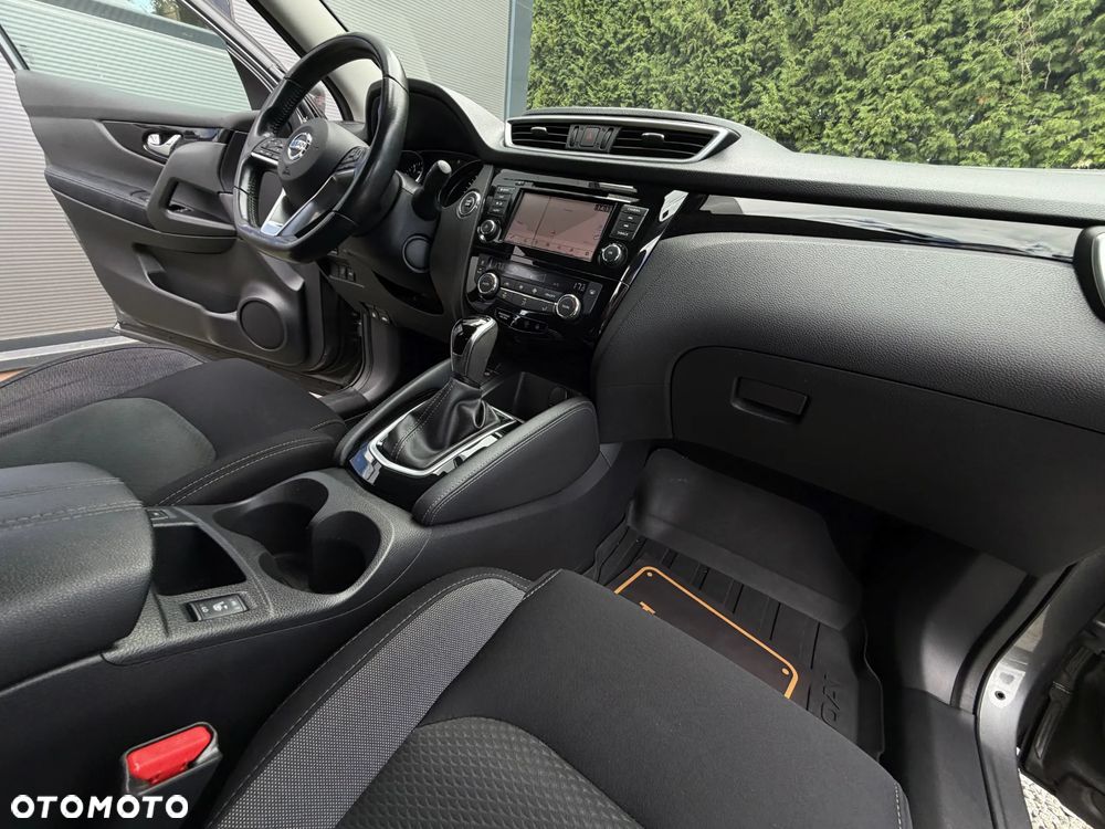 Nissan Qashqai 1.3 DIG-T DCT N-CONNECTA - 16