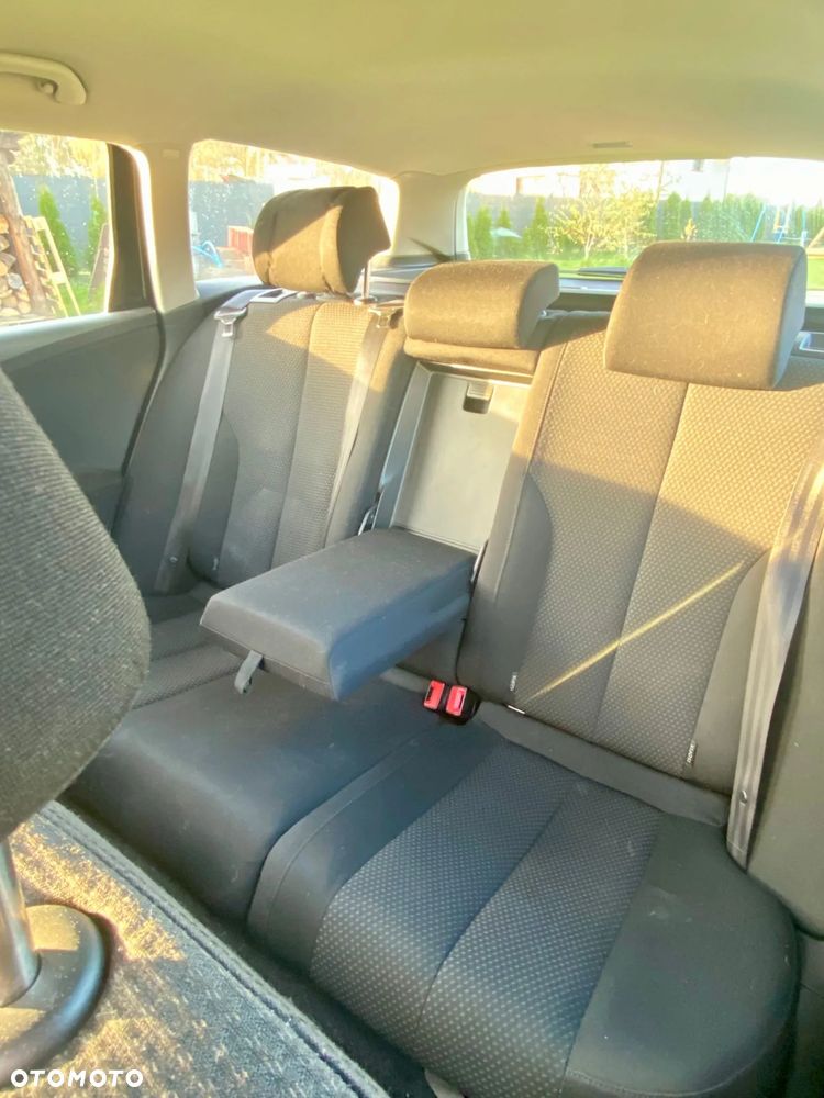 Volkswagen Passat 2.0 TDI DPF Trendline - 13