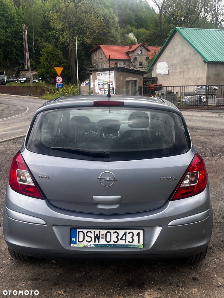 Opel Corsa 1.2 16V Cosmo - 8
