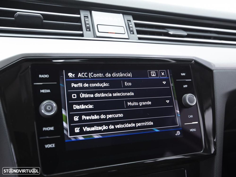 VW Passat Variant 2.0 TDI Business DSG - 25