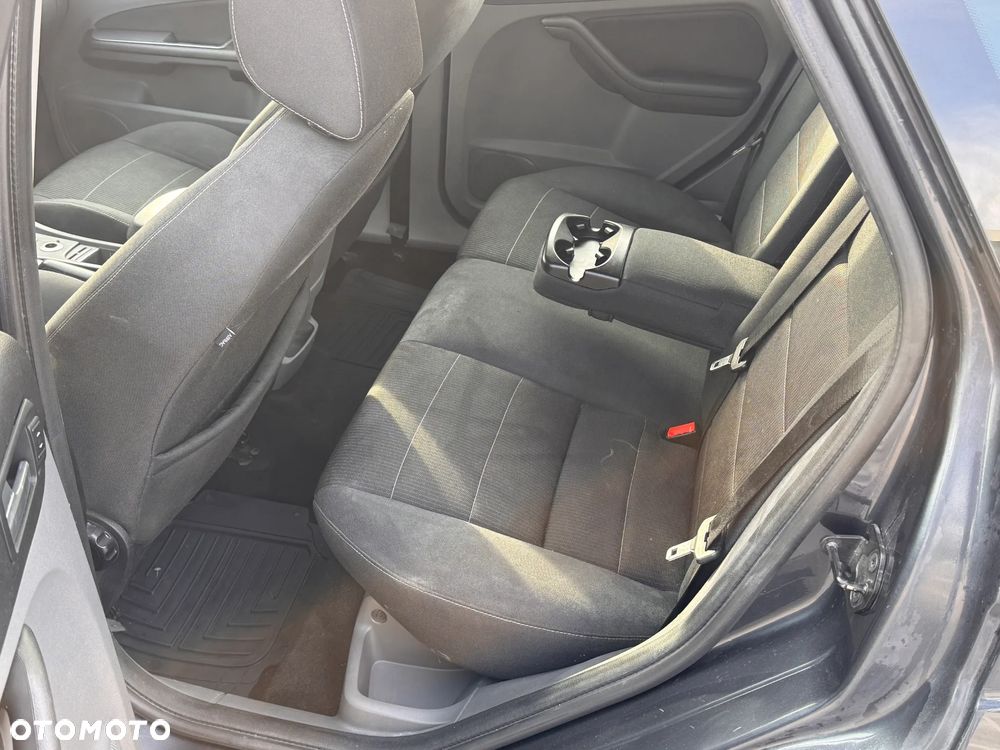 Ford Focus 1.8 Sport - 8
