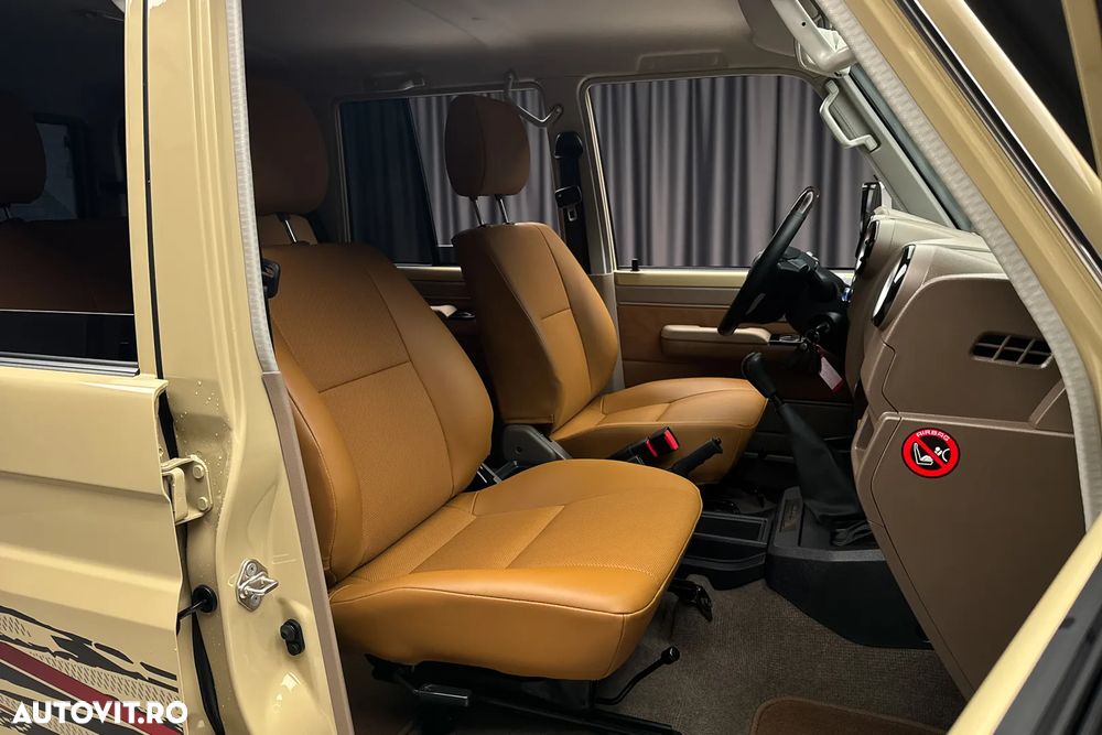 Toyota Land Cruiser - 30