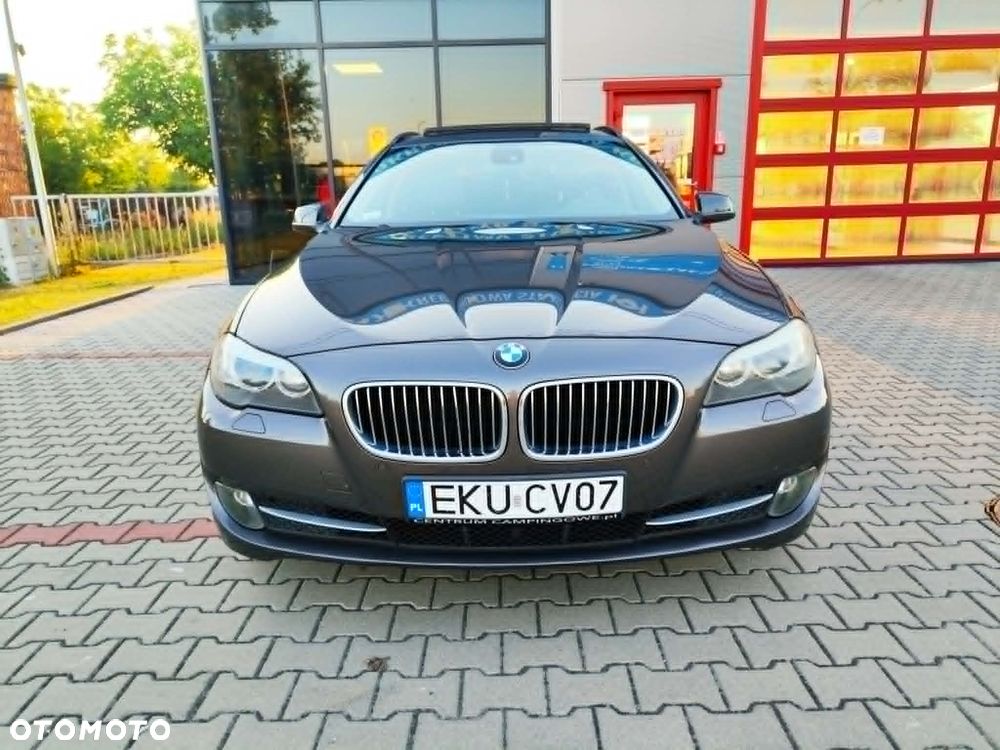 BMW Seria 5 525d - 11
