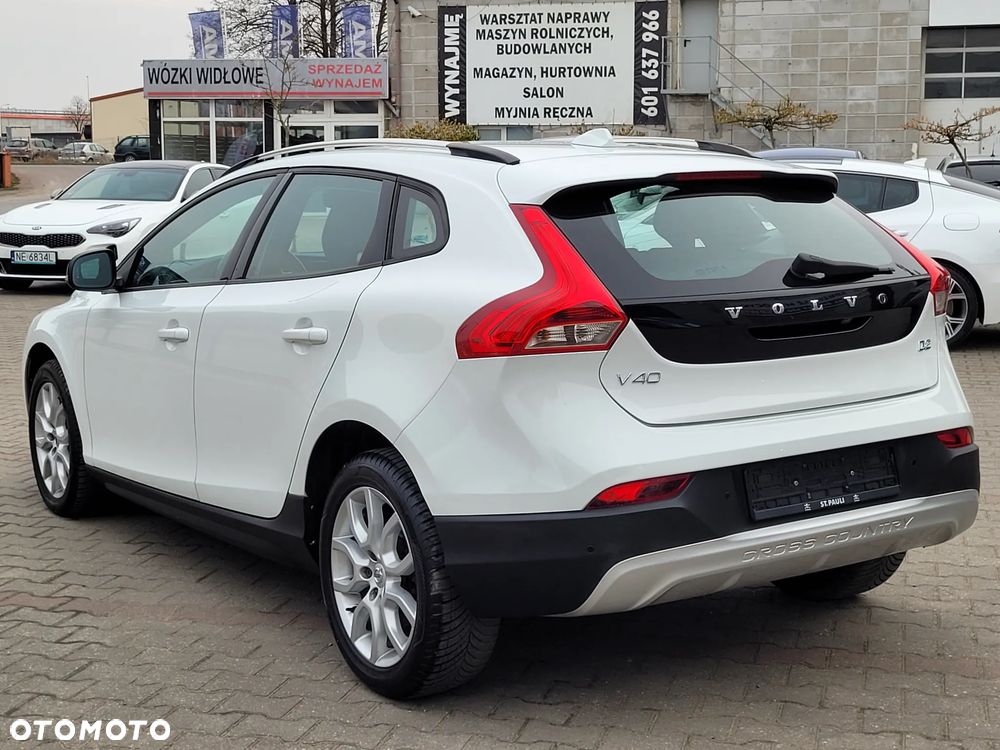 Volvo V40 Cross Country D2 Momentum - 25