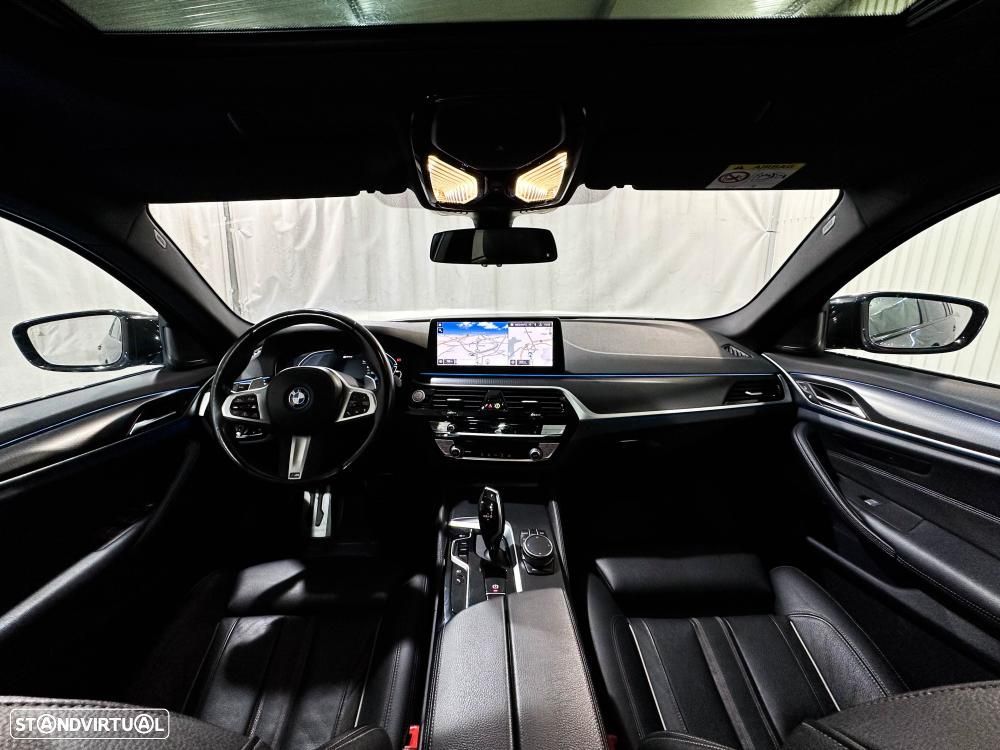 BMW 530 e Pack Desportivo M - 11