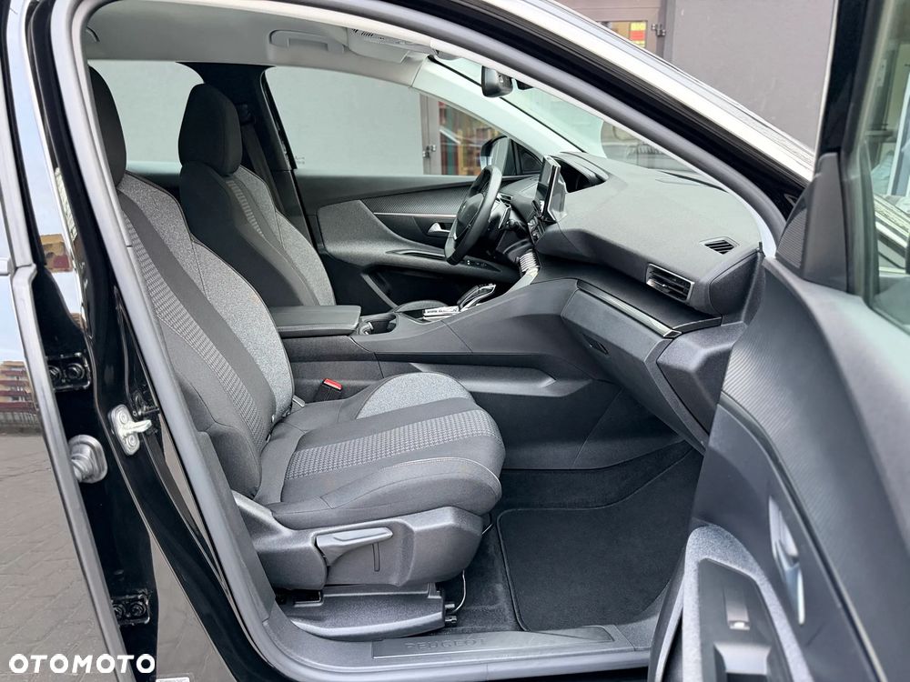 Peugeot 3008 1.2 PureTech Active Pack S&S EAT8 - 27