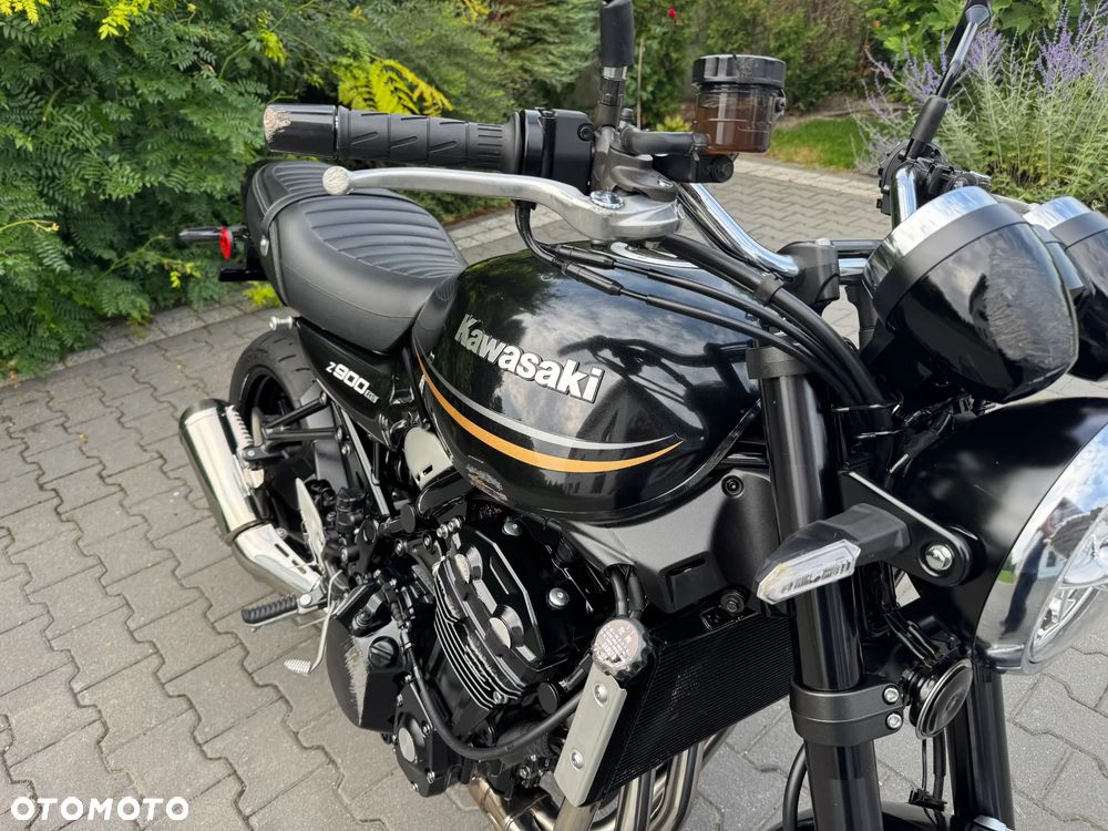 Kawasaki Z 900 RS - 16