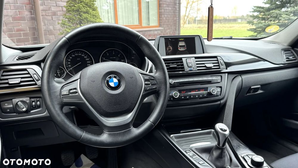 BMW Seria 3 316d Luxury Line EU6 - 24