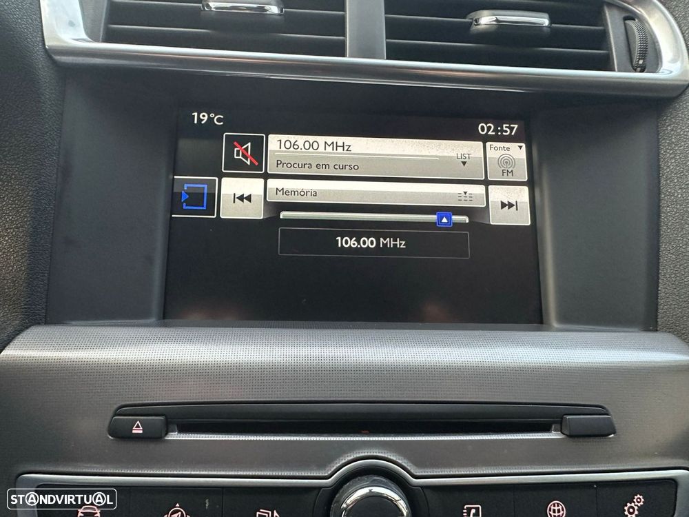 Citroën C4 1.2 PureTech Shine EAT6 - 19