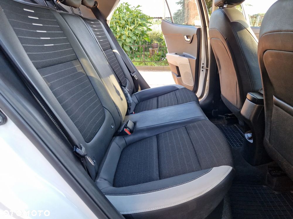 Kia Stonic 1.4 L - 13