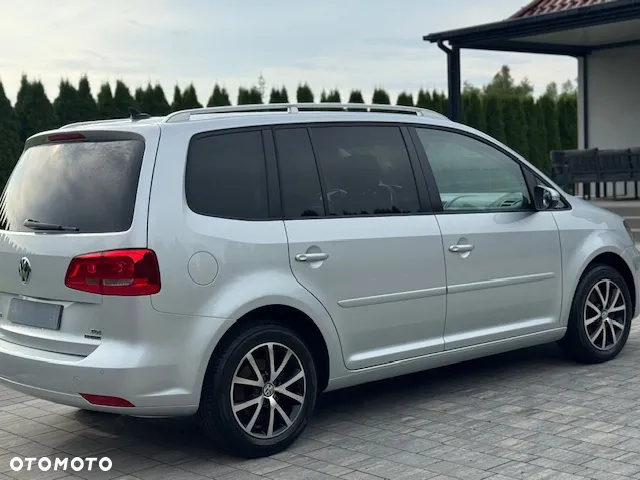 Volkswagen Touran - 5