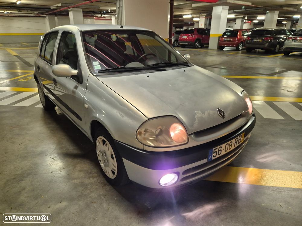 Renault Clio 1.2 RXE - 6