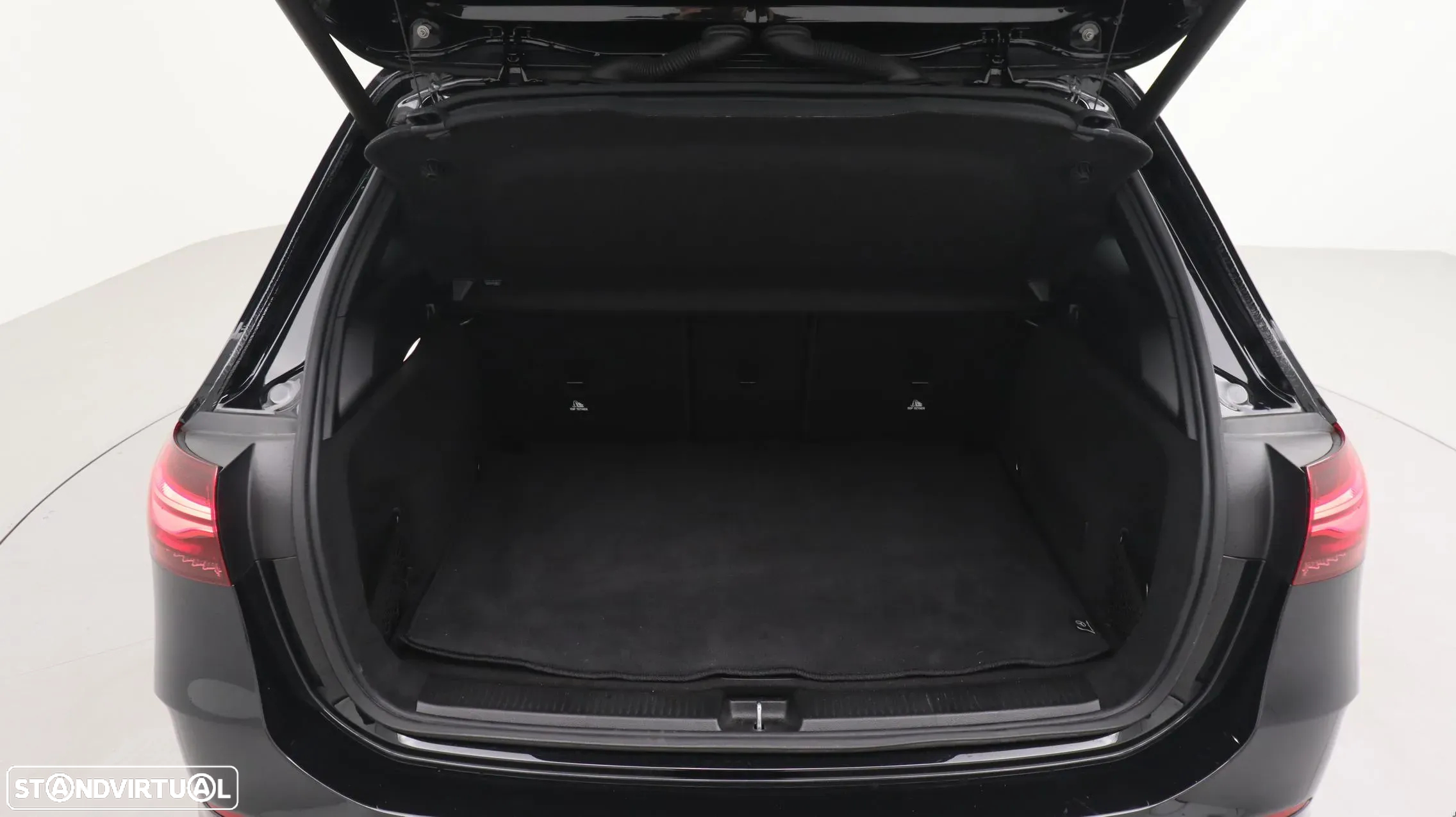 Mercedes-Benz B 250 e - 28