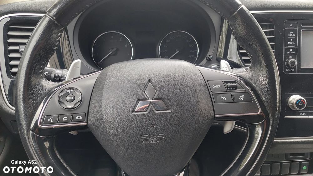 Mitsubishi Outlander - 11