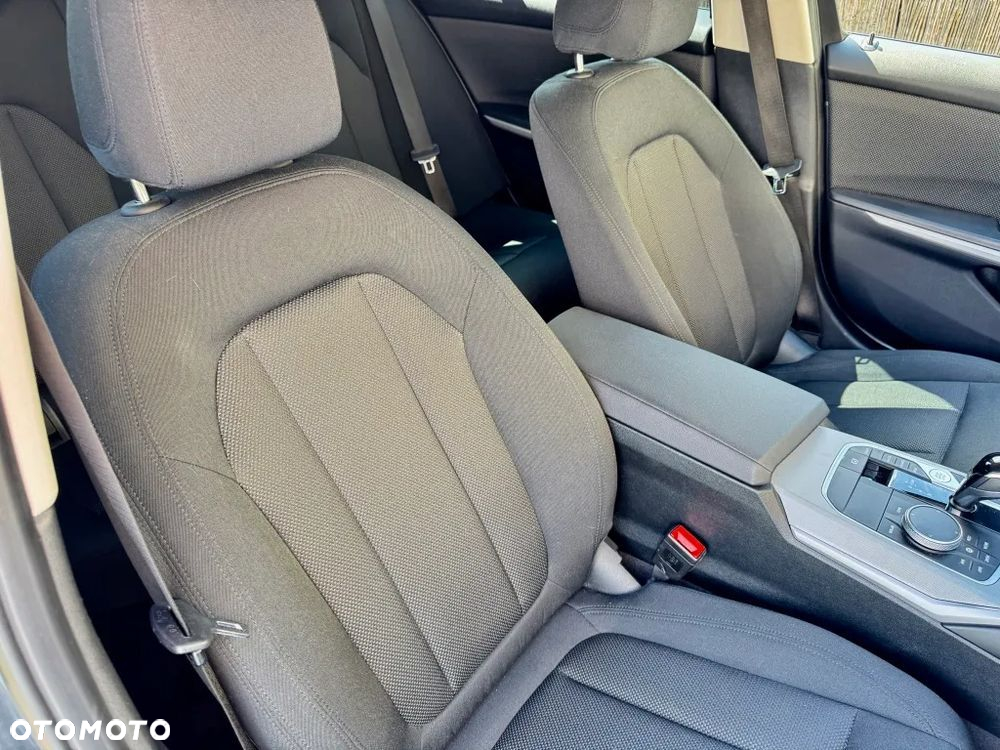 BMW Seria 3 320d Touring xDrive - 8