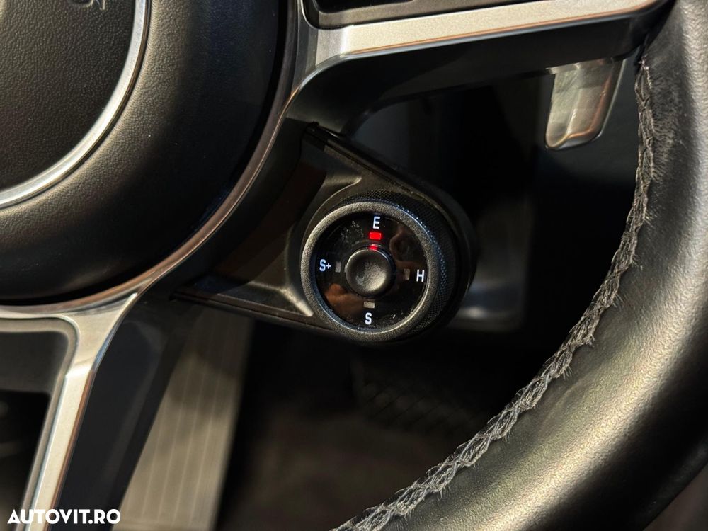 Porsche Cayenne - 31
