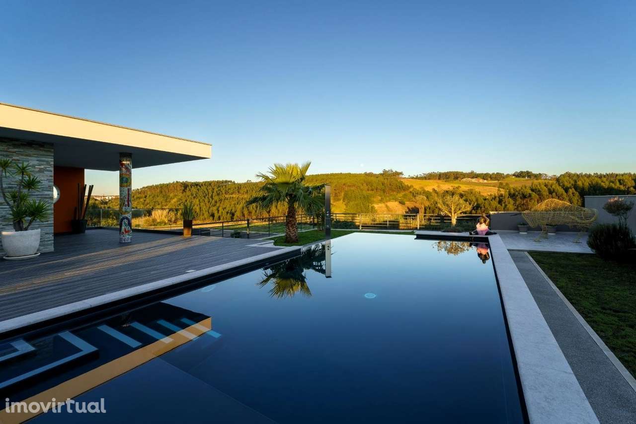 Moradia de autor, no campo junto ao Mar da costa oeste - Grande imagem: 3/15