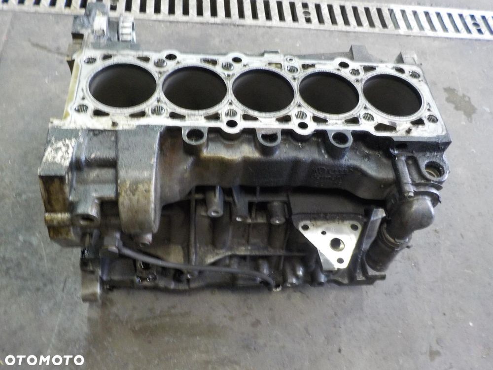 VW T5 2.5 TDI AXD AXE BLOK SILNIKA - 3