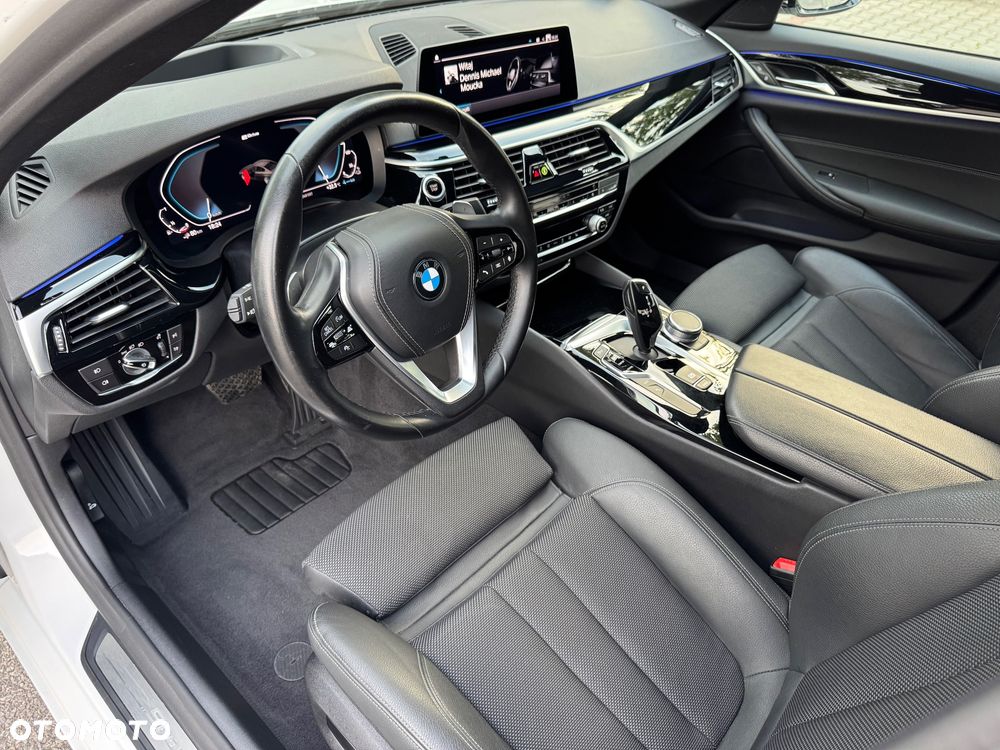 BMW Seria 5 530e xDrive M Sport Edition - 18